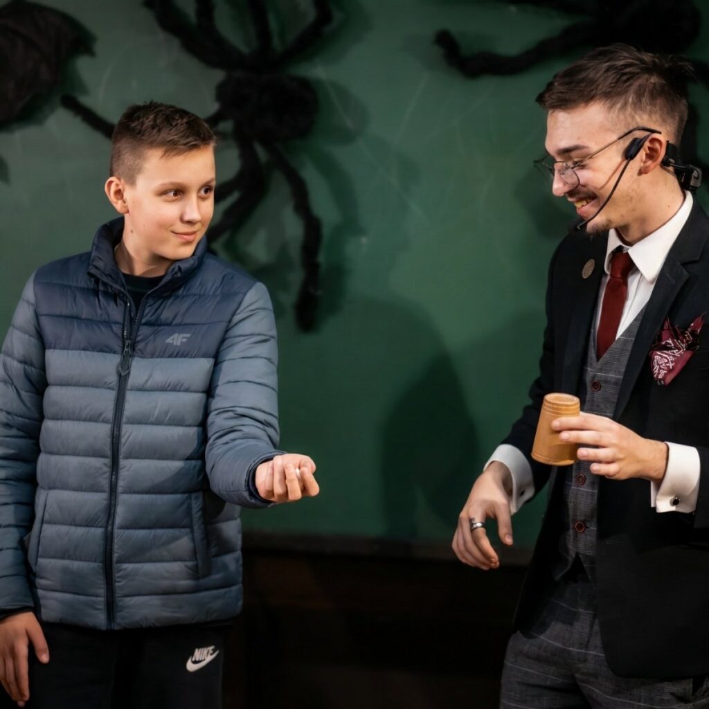 pokaz-magiczny-rafal-alabrudzinski-iluzjonista-szkoly-i-przedszkola-wydarzenie-szkolne